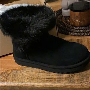 UGG Cathie black short boot
